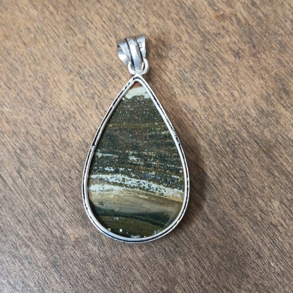 Elegant Stone Teardrop Pendant - Picture 2 of 5